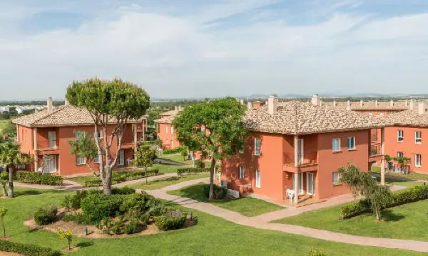 聖佩特里依路尼恩公寓酒店