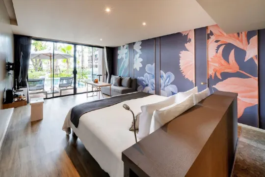 ห้องแกรนด์เชื่อมกับสระว่ายน้ำ