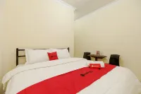 RedDoorz Near Tahura Berastagi