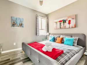 Cozy 1 King Br Apt with Netflix - Prime Location