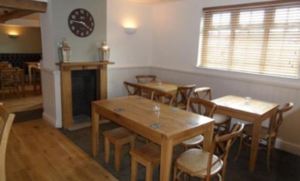 The Corner House Hotel - Housity
