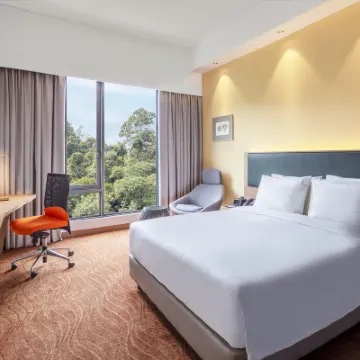 ホリデイ イン エクスプレス コタキナバル シティセンター by IHG カラムンシン・キャピタル周辺のホテル