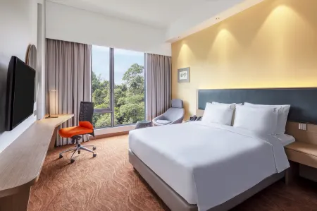 Holiday Inn Express Kota Kinabalu City Centre Отели в г. Котакинабалу