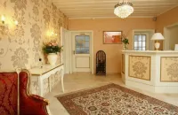 Alpina Hotel Hotel di Raubling