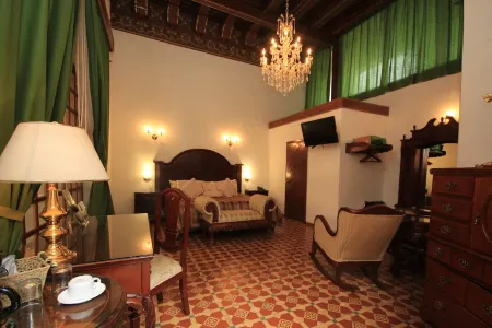 Hotel Luna Отели рядом с достопримечательностью «Church of San Diego (Iglesia de San Diego)»