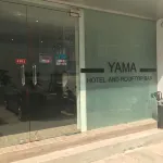 Yama Hotel & Rooftop Bar Các khách sạn ở Botataung