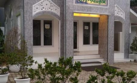 Hotel Prima Cirebon - Housity