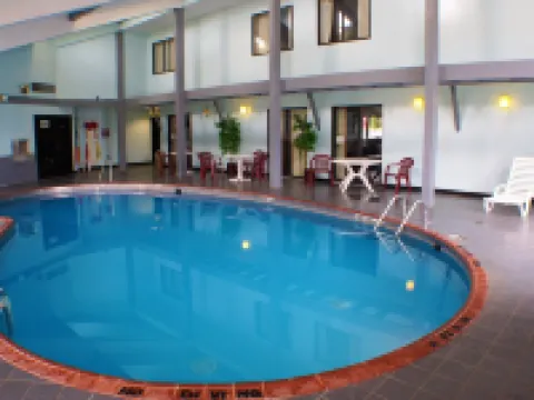 Pictured Rocks Inn and Suites Hotels in Munising