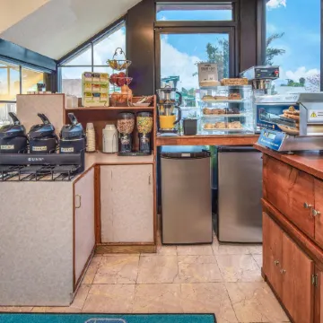 Travelodge by Wyndham Burbank-Glendale