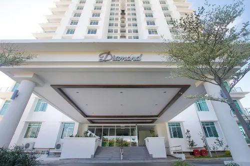 BAY RESORT CONDOMINIUM@IMPERIAL SUITES DIAMOND TOWER Hotel di Miri