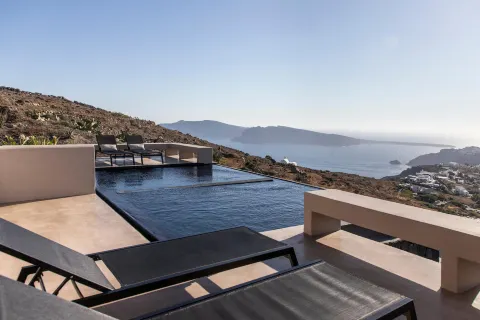 Nimbus Santorini
