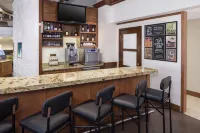 Hyatt Place Atlanta Arpt North - bar