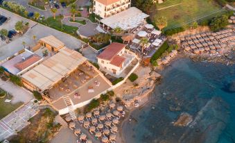 Pheia, Vriniotis Resorts