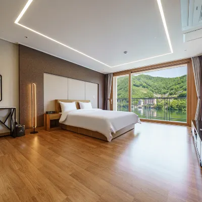 Gapyeong Riverville Hotels near Cheongpyeong