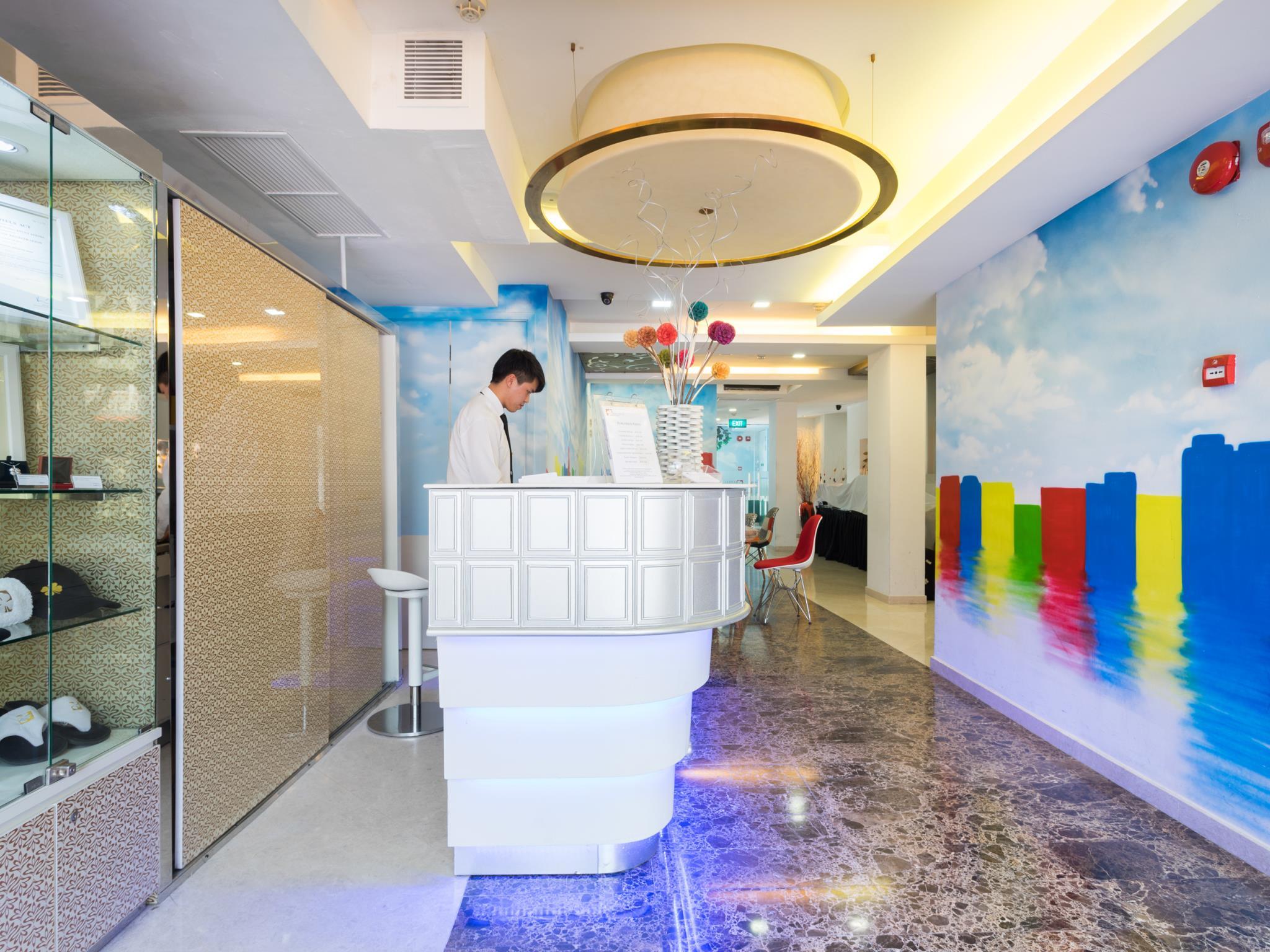 Hotel Clover the ArtsOver view