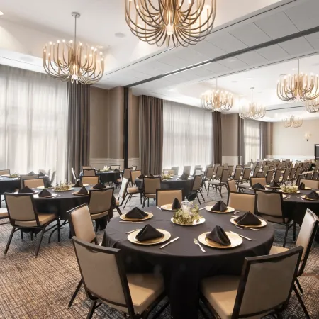 SpringHill Suites Fort Worth Historic Stockyards Отели рядом с достопримечательностью «Бар Billy Bob's Texas»