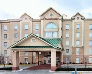 Quality Suites NYC Gateway Hotels in Weehawken