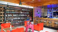 Sotis Boutique Resort Hotel Kupang - bar