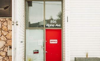 99 Mile Motel - Housity