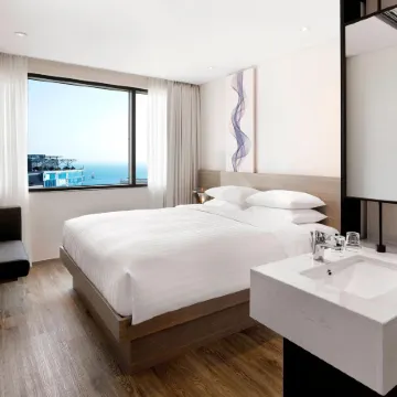 Fairfield by Marriott Busan Отели рядом с достопримечательностью «Холм Далмаджи»