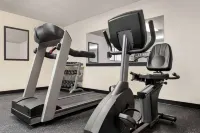 Super 8 by Wyndham Lincoln North - gimnasio