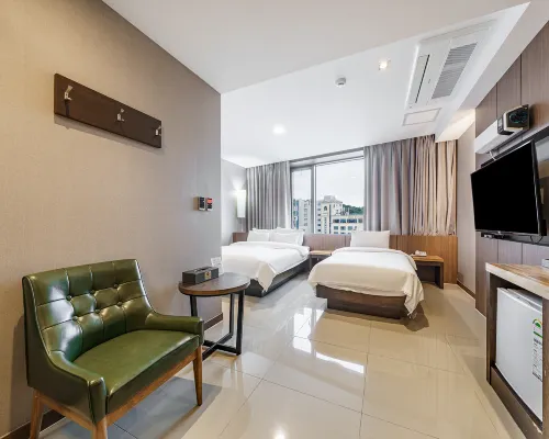 Incheon (Wolmido) Hotel Yellow Отели рядом с достопримечательностью «Набережная Вольмидо»