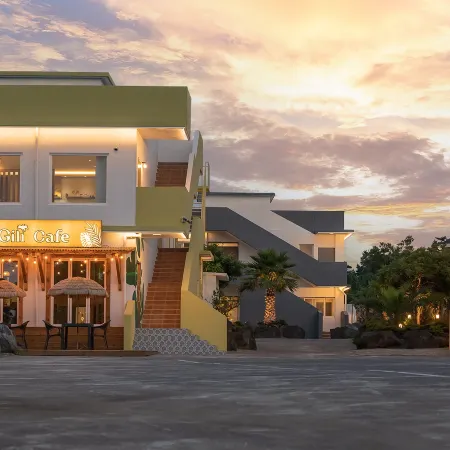 Gili Resort Отели рядом с достопримечательностью «Ботанический сад Панлимвон»