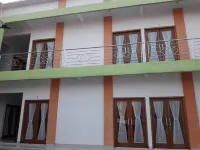 RedDoorz Plus Near Alun Alun Kuningan Hotel dekat Balong Keramat Darmaloka Site
