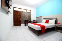RedDoorz Plus Syariah Near Lempuyangan Station 3 Hotels in Danurejan