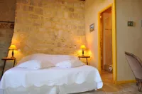 Château de Bessas Hôtels à : Barjac