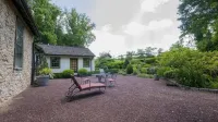 The Buck School Inn Hotels near Templin Woods Preserve