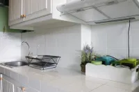 Stylish & Comfortable Studio at Beverly Dago Apartment
