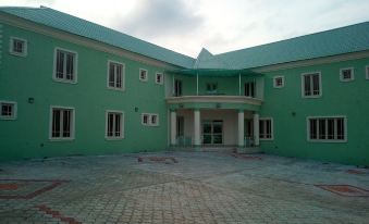 Wise Hotel