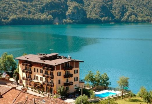 Albergo Mezzolago - Housity