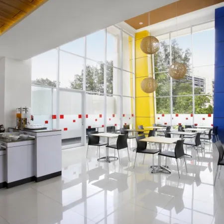 Amaris Hotel Dr. Susilo Grogol Отели в г. Западная Джакарта