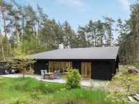 "Nuka" - 800m from the Sea Hoteles en Aakirkeby