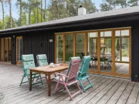 "Nuka" - 800m from the Sea Hoteles en Aakirkeby