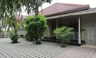 Griya Batik Giri Sekar Homestay