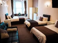 HQ Bar & Restaurant Hotels near Dealz