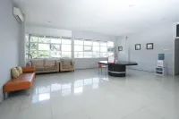 RedDoorz near Suroboyo Carnival Park