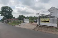 RedDoorz Syariah Near Wisata Situ Gunung Sukabumi Hotel a Nagrak