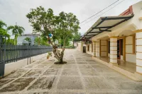 RedDoorz Syariah@Jalan Dr Mansyur Medan Hotels in Padang Bulan Selayang I