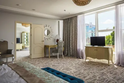 Bristol Central Park Hotel