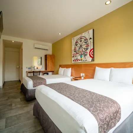 Am Hotel y Plaza