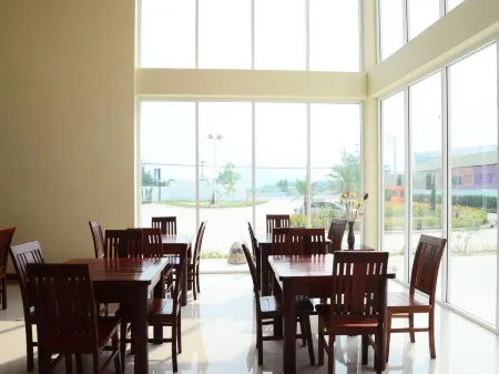 Juntima Boutique Hotel Отели рядом с достопримечательностью «Suwanmas Mongkol Temple»