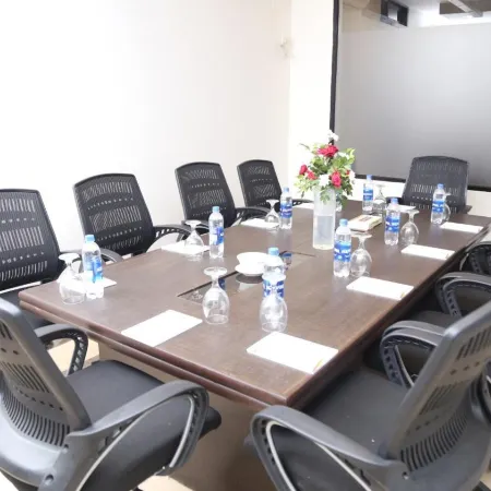 Zifan Hotel & Suites
