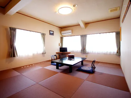 Katsushun-Lakeside Kotobiki  Inn Managed by Fish Wholesalers