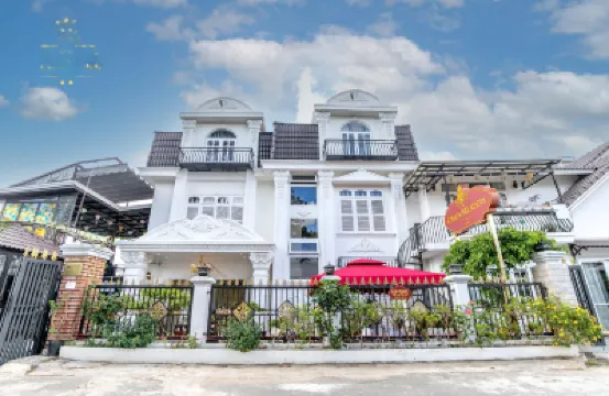 グリーン メドウ セントラル ダーラット - オテル クレイジーハウス周辺のホテル