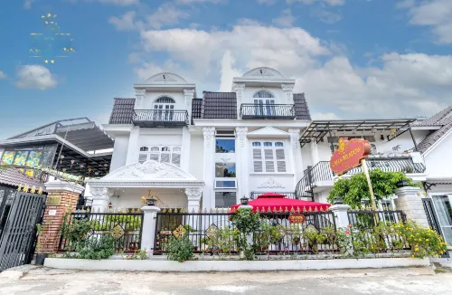 GREEN MEADOW VILLA&café