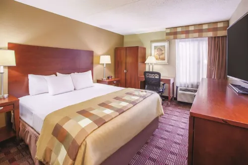Country Inn & Suites by Radisson, Canton Near Hall of Fame Hotels in Plain Township